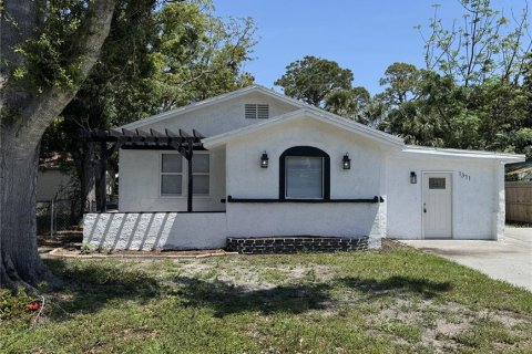 Villa ou maison à louer à Sarasota, Floride: 3 chambres, 168.43 m2 № 1758186 - photo 1