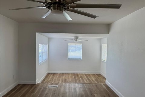 Villa ou maison à louer à Sarasota, Floride: 3 chambres, 168.43 m2 № 1758186 - photo 11