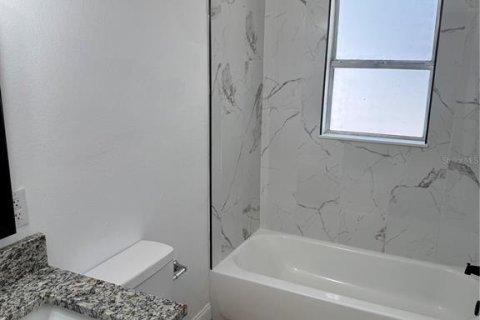 Villa ou maison à louer à Sarasota, Floride: 3 chambres, 168.43 m2 № 1758186 - photo 12