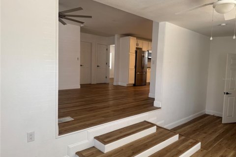 Villa ou maison à louer à Sarasota, Floride: 3 chambres, 168.43 m2 № 1758186 - photo 4