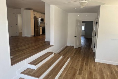 Villa ou maison à louer à Sarasota, Floride: 3 chambres, 168.43 m2 № 1758186 - photo 16