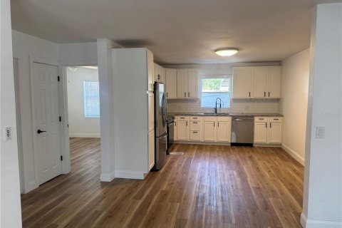 Villa ou maison à louer à Sarasota, Floride: 3 chambres, 168.43 m2 № 1758186 - photo 3