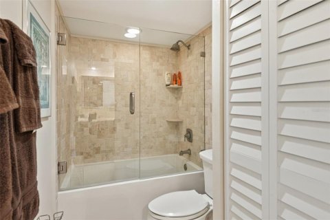 Condo in Treasure Island, Florida, 2 bedrooms  № 1899878 - photo 18
