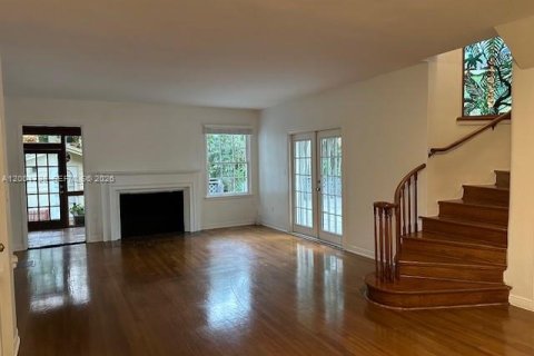 Casa en alquiler en Miami, Florida, 3 dormitorios, 340.95 m2 № 2065865 - foto 2