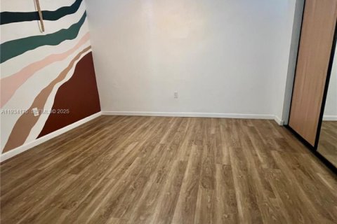 Copropriété à vendre à Hialeah, Floride: 2 chambres, 87.51 m2 № 1992546 - photo 9