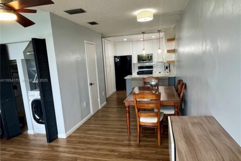 Copropriété à vendre à Hialeah, Floride: 2 chambres, 87.51 m2 № 1992546 - photo 4