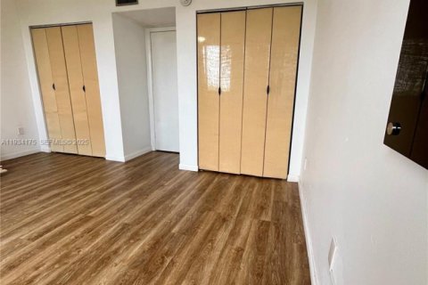 Copropriété à vendre à Hialeah, Floride: 2 chambres, 87.51 m2 № 1992546 - photo 10