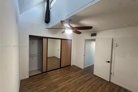 Copropriété à vendre à Hialeah, Floride: 2 chambres, 87.51 m2 № 1992546 - photo 19