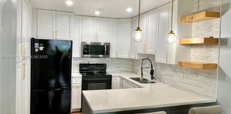 Condo à Hialeah, Floride, 2 chambres  № 1992546