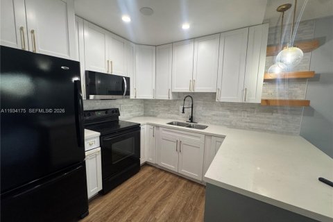 Copropriété à vendre à Hialeah, Floride: 2 chambres, 87.51 m2 № 1992546 - photo 14