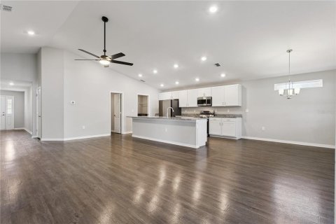 Villa ou maison à vendre à Auburndale, Floride: 3 chambres, 192.68 m2 № 2388545 - photo 12