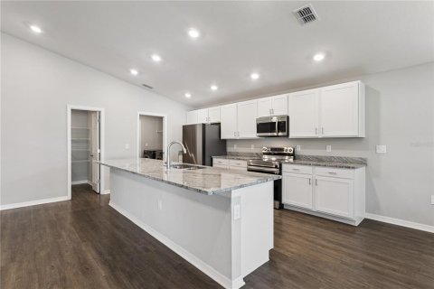 Villa ou maison à vendre à Auburndale, Floride: 3 chambres, 192.68 m2 № 2388545 - photo 2