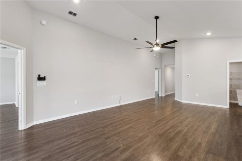 Villa ou maison à vendre à Auburndale, Floride: 3 chambres, 192.68 m2 № 2388545 - photo 15