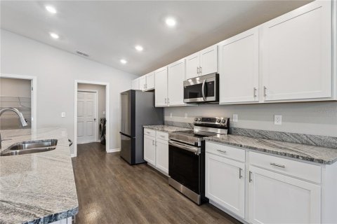 Villa ou maison à vendre à Auburndale, Floride: 3 chambres, 192.68 m2 № 2388545 - photo 10