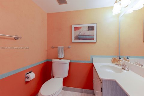 Condo in Marathon, Florida, 1 bedroom  № 1742168 - photo 22