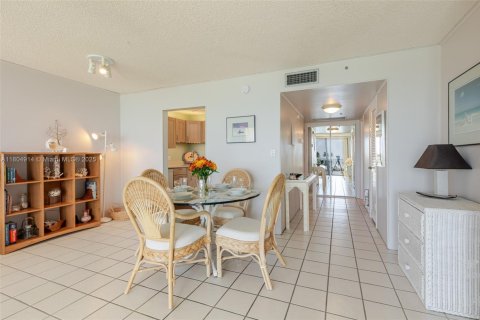 Condo in Marathon, Florida, 1 bedroom  № 1742168 - photo 21
