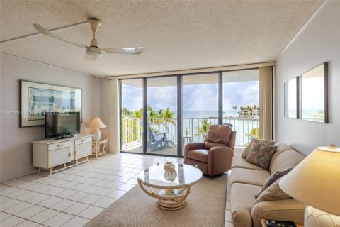 Condo in Marathon, Florida, 1 bedroom  № 1742168 - photo 7