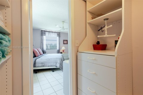 Condo in Marathon, Florida, 1 bedroom  № 1742168 - photo 20