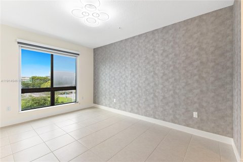 Condo in Doral, Florida, 2 bedrooms  № 1970027 - photo 19