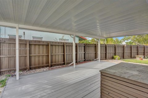 Villa ou maison à vendre à Oakland Park, Floride: 4 chambres, 94.02 m2 № 1781766 - photo 14