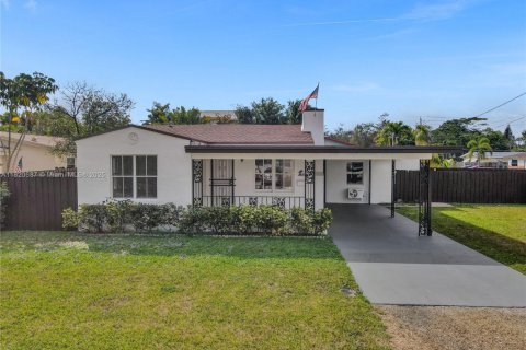 Villa ou maison à vendre à Oakland Park, Floride: 4 chambres, 94.02 m2 № 1781766 - photo 1