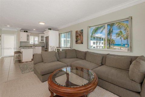 Copropriété à louer à Hillsboro Beach, Floride: 2 chambres, 92.9 m2 № 2168802 - photo 9