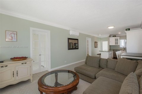 Copropriété à louer à Hillsboro Beach, Floride: 2 chambres, 92.9 m2 № 2168802 - photo 10