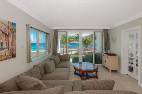 Copropriété à louer à Hillsboro Beach, Floride: 2 chambres, 92.9 m2 № 2168802 - photo 6