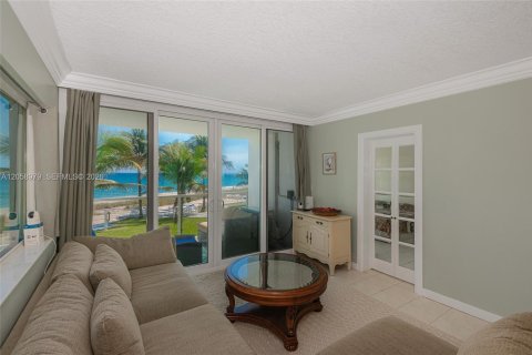 Copropriété à louer à Hillsboro Beach, Floride: 2 chambres, 92.9 m2 № 2168802 - photo 8