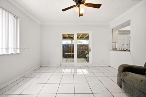 House in Margate, Florida 3 bedrooms, 145.11 sq.m. № 2052094 - photo 20