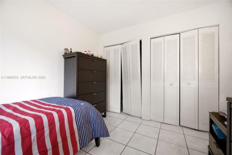 House in Margate, Florida 3 bedrooms, 145.11 sq.m. № 2052094 - photo 24