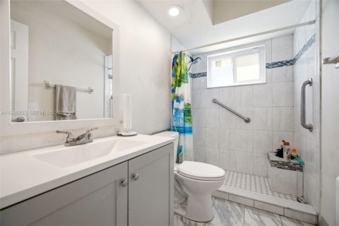 House in Margate, Florida 3 bedrooms, 145.11 sq.m. № 2052094 - photo 17