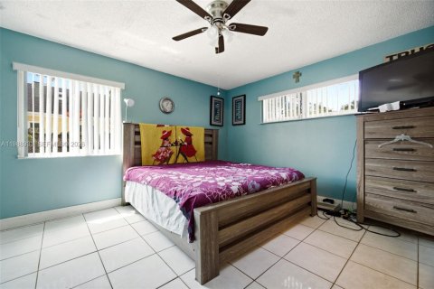 House in Margate, Florida 3 bedrooms, 145.11 sq.m. № 2052094 - photo 11