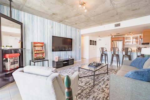 Кондоминиум с 1 спальней в Майами, Флорида № 2034502