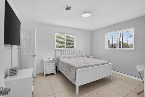 House in Hollywood, Florida 3 bedrooms, 146.69 sq.m. № 2087176 - photo 18