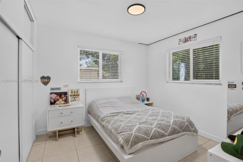 House in Hollywood, Florida 3 bedrooms, 146.69 sq.m. № 2087176 - photo 22