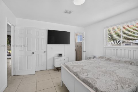 House in Hollywood, Florida 3 bedrooms, 146.69 sq.m. № 2087176 - photo 19