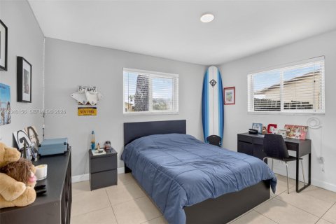 House in Hollywood, Florida 3 bedrooms, 146.69 sq.m. № 2087176 - photo 25