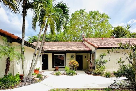 Villa ou maison à louer à Miami, Floride: 2 chambres, 65.96 m2 № 1927989 - photo 1