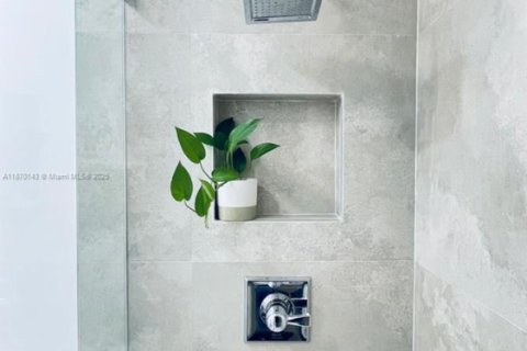 Villa ou maison à louer à Miami, Floride: 2 chambres, 65.96 m2 № 1927989 - photo 21