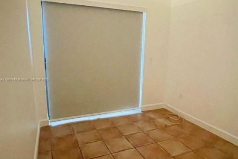 Villa ou maison à louer à Miami, Floride: 2 chambres, 65.96 m2 № 1927989 - photo 8