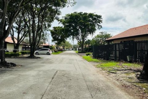 Villa ou maison à louer à Miami, Floride: 2 chambres, 65.96 m2 № 1927989 - photo 6