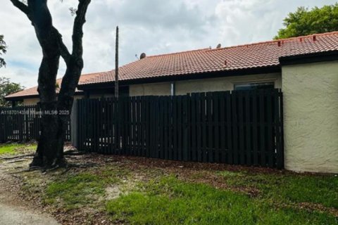 Villa ou maison à louer à Miami, Floride: 2 chambres, 65.96 m2 № 1927989 - photo 25