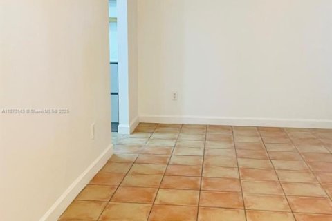 Villa ou maison à louer à Miami, Floride: 2 chambres, 65.96 m2 № 1927989 - photo 7