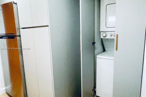 Villa ou maison à louer à Miami, Floride: 2 chambres, 65.96 m2 № 1927989 - photo 17