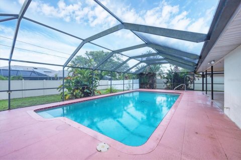 Casa en venta en Port Charlotte, Florida, 3 dormitorios, 153.66 m2 № 1761226 - foto 9
