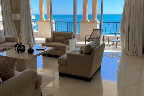 Купить кондоминиум в Майами-Бич, Флорида 3 спальни, 248.14м2, № 2017955 - фото 3