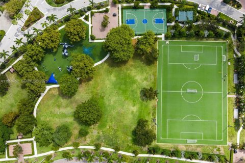 Condo in Miami Beach, Florida, 3 bedrooms  № 2017955 - photo 15