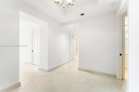 Condo in Miami Beach, Florida, 3 bedrooms  № 2017955 - photo 22