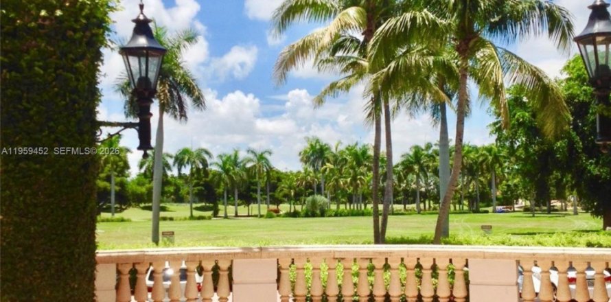 Кондоминиум с 3 спальнями в Майами-Бич, Флорида № 2017955